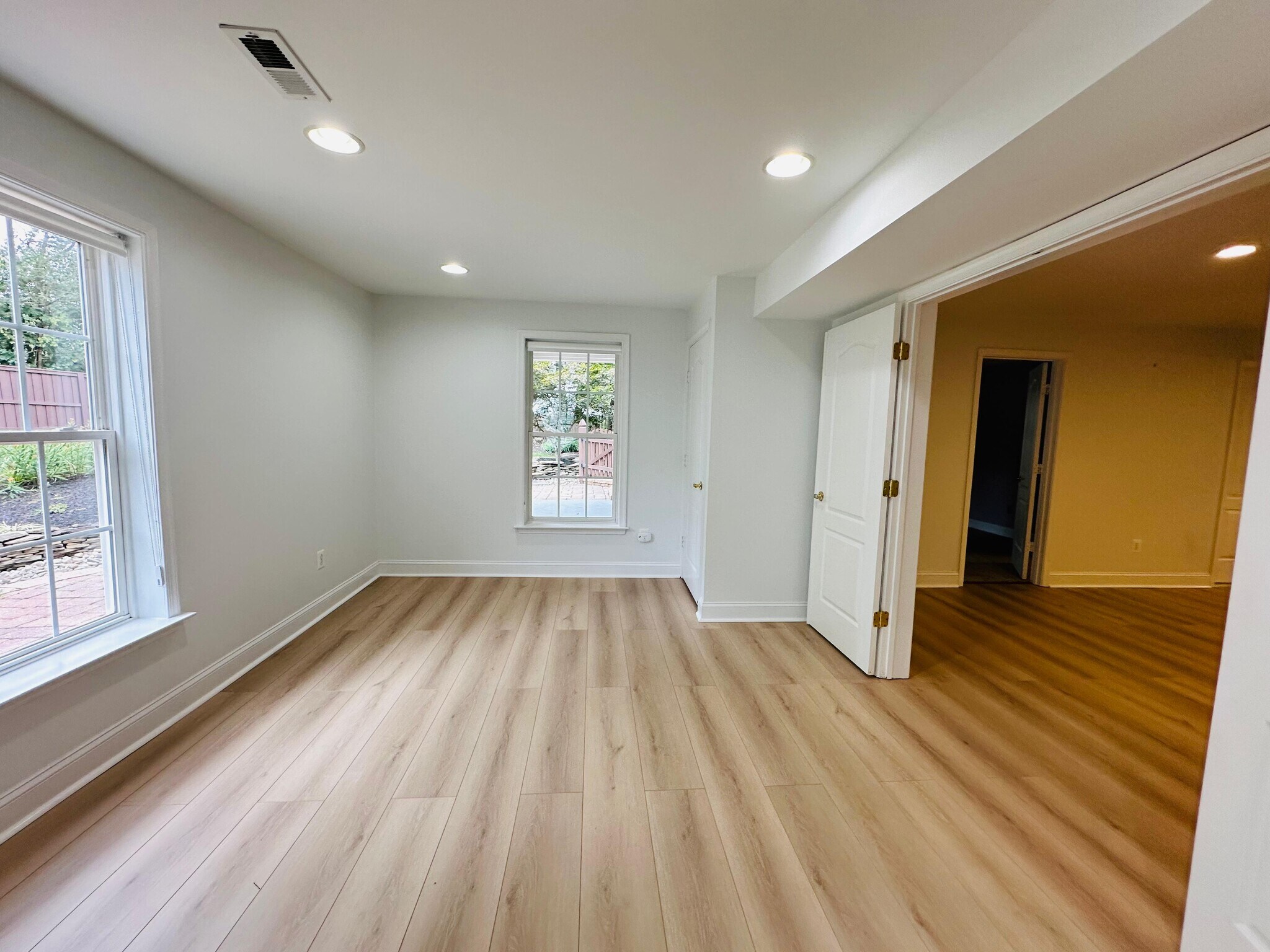 Building Photo - 21424 Glebe View Dr