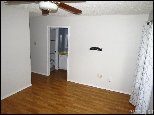 Building Photo - 4 Willow Oak Loop