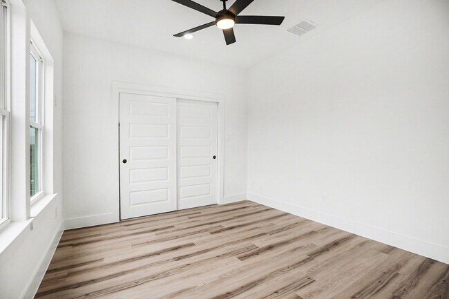 Building Photo - 115 Milby St