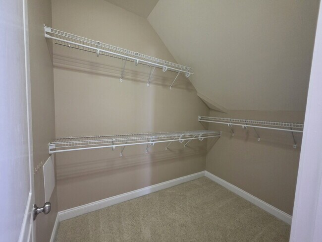 Building Photo - Spacious 4-Bedroom Home for Rent in Kings Grant Fayetteville – 15 Minutes from Fort Bragg