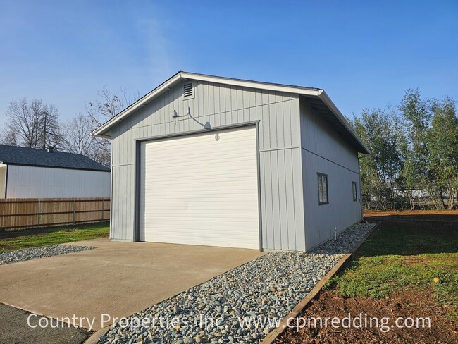 Building Photo - House with Huge Shop in the Heart of Redding Available Now!