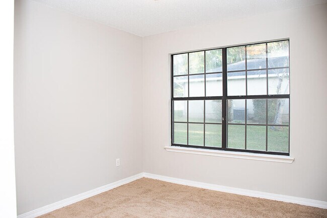 Building Photo - 112 Golf Course Dr