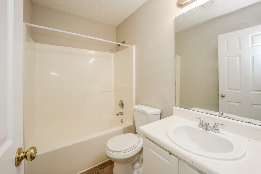 Building Photo - 6055 Camden Forrest Dr