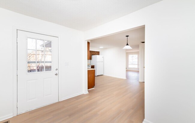 Building Photo - 4BR/2Ba house- Ready for new occupant!