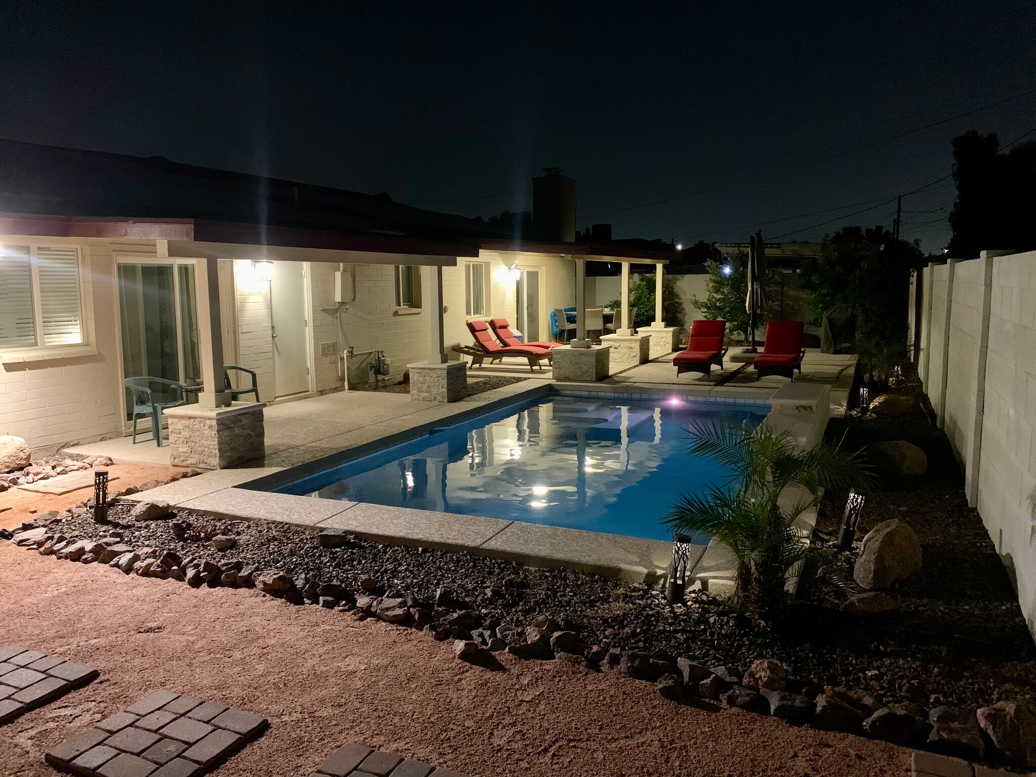 Building Photo - 1207 E Loyola Dr