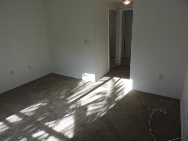 Building Photo - 4903 Midtown Ln