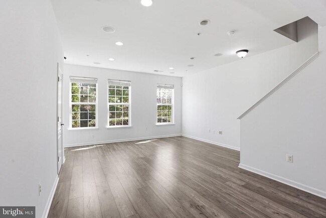 Building Photo - 14814 Mason Creek Cir