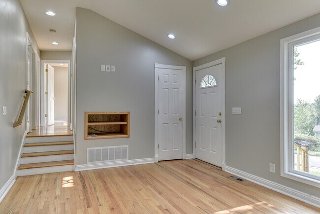 Building Photo - 5710 N 68th St
