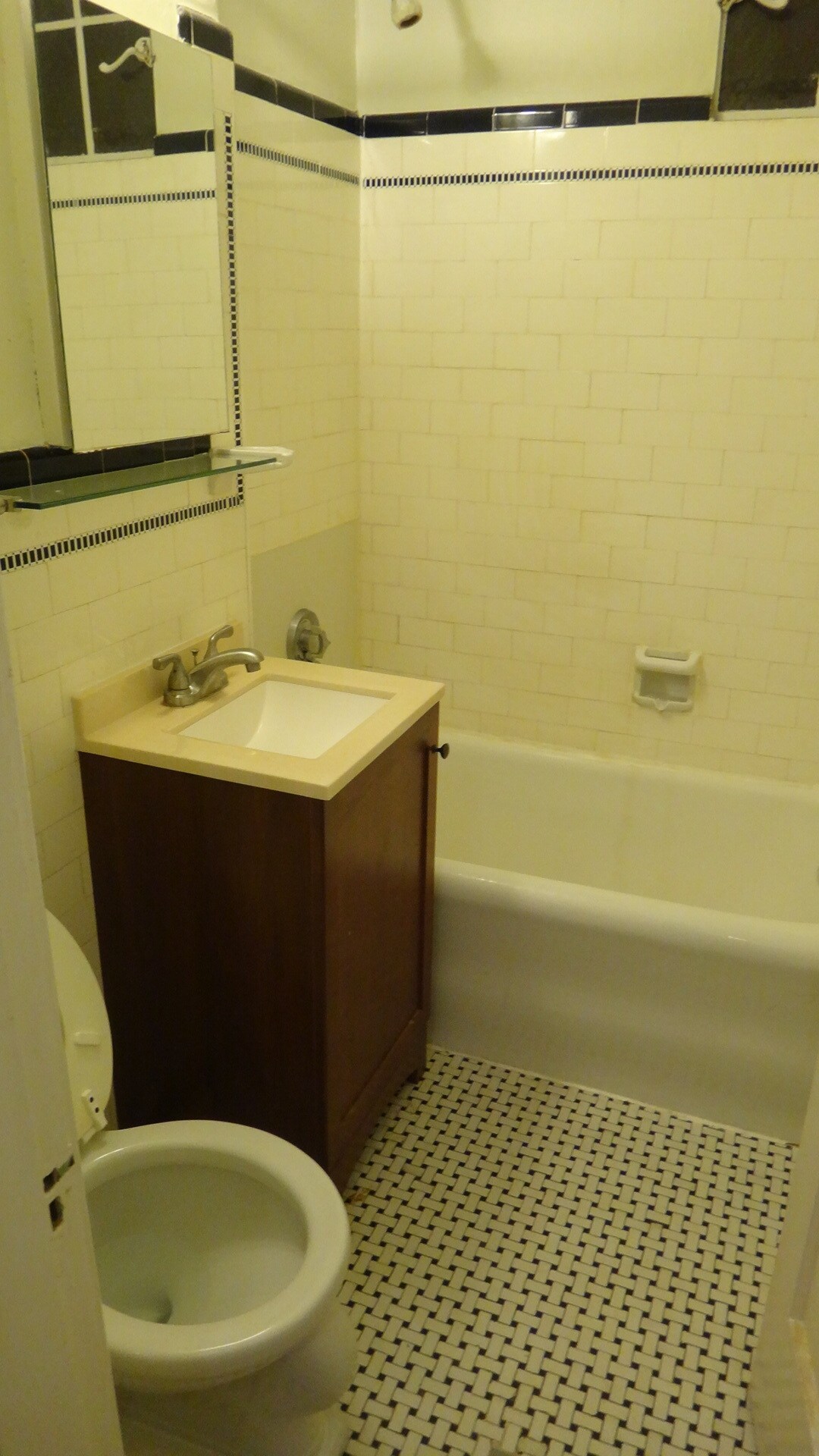 Building Photo - 180 Pleasant St