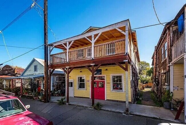 Primary Photo - 13931 Main St
