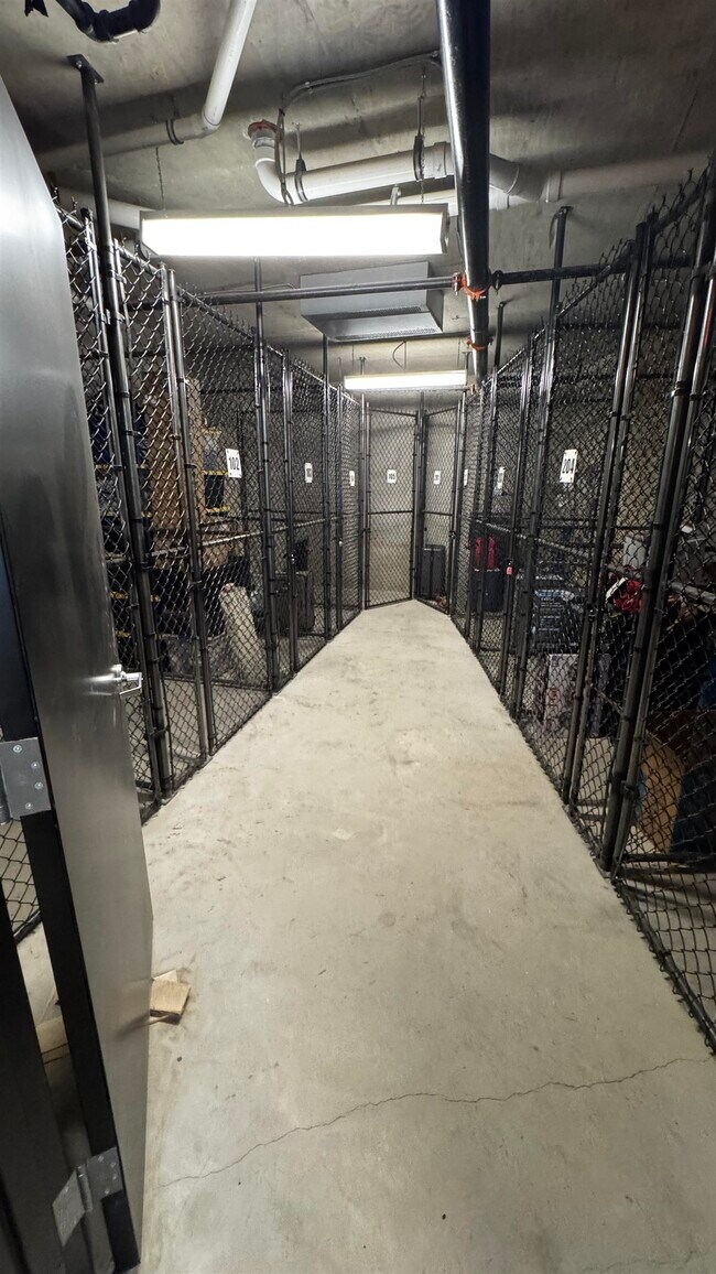 Building Photo - 203-205 Randolph Ave Unit# 101