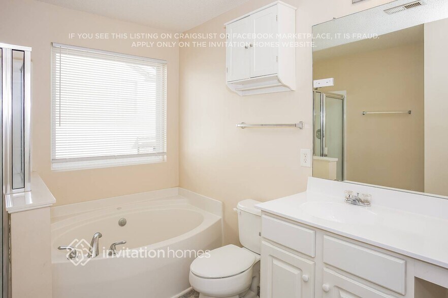 Building Photo - 14017 Riding Hill Ave