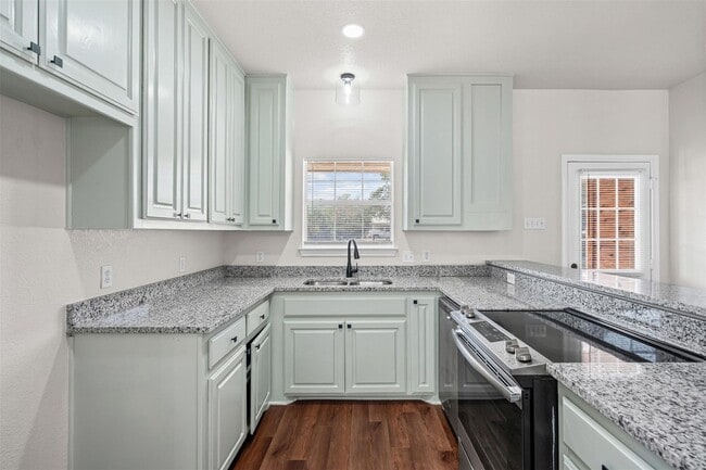 Building Photo - Charming Home In Weatherford