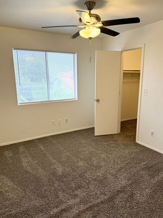 Building Photo - Stunning 4 Bedroom/2.5 Bath Home in Ahwatukee