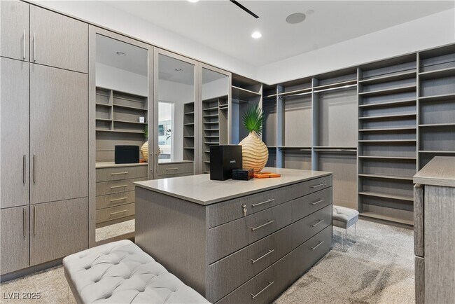 Building Photo - 667 Palisade Rim Dr
