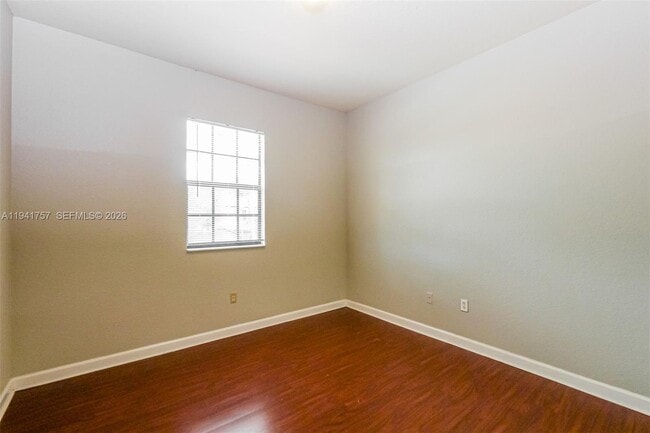 Building Photo - 457 SE 37th Pl