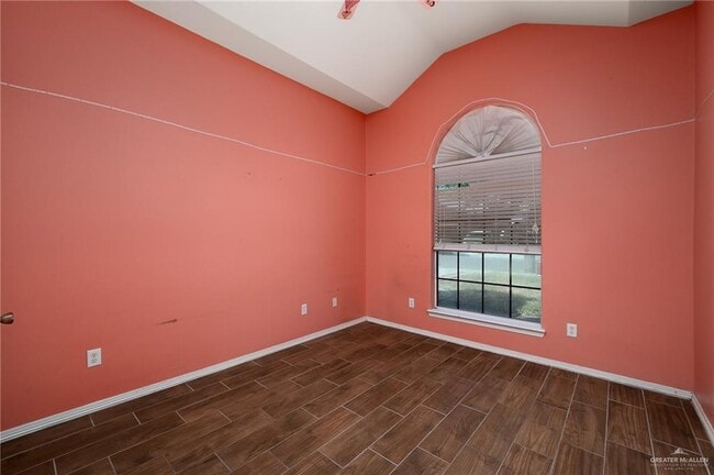 Building Photo - 11 San Marcos Ave