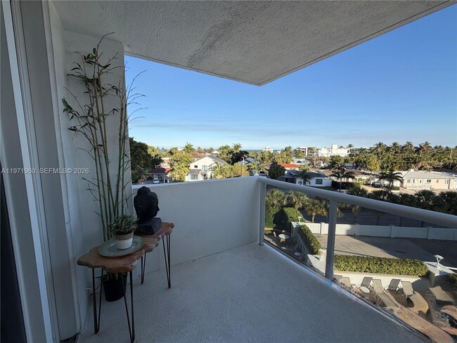 Building Photo - 2715 N Ocean Blvd