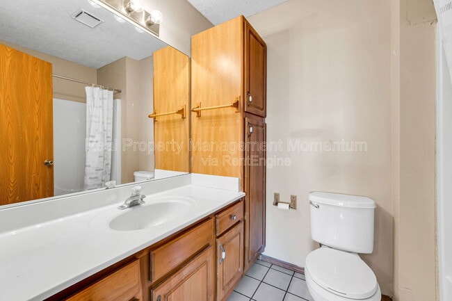 Building Photo - 3348 S Doris Ct