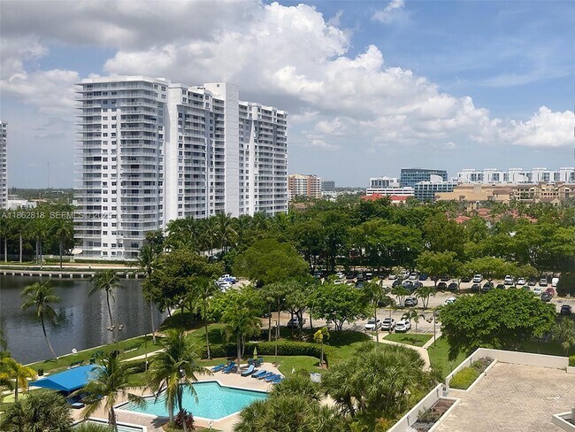 Building Photo - 18151 NE 31st Ct