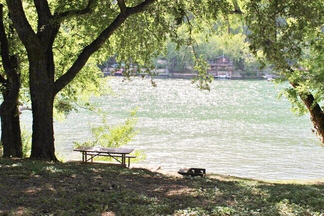 Building Photo - 3113 Fritz Hughes Park Rd