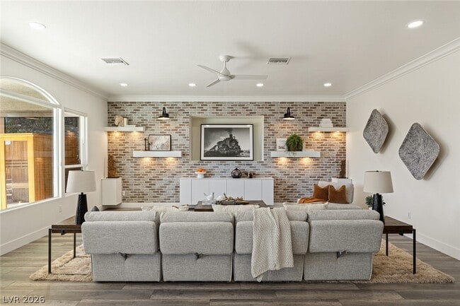 Building Photo - 9421 Queen Charlotte Dr