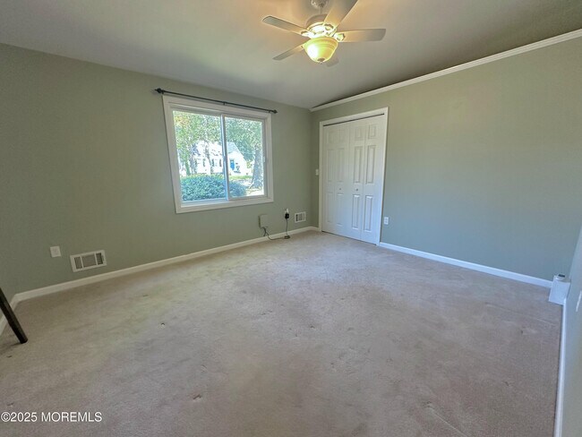 Building Photo - 426 Harnell Ave