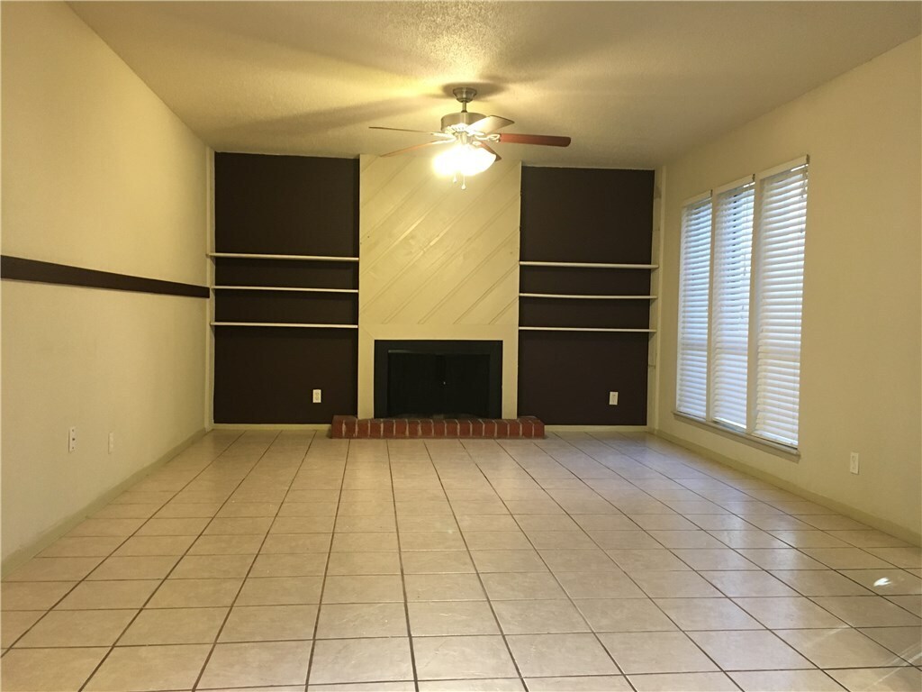 Building Photo - 7206 Creekside Dr
