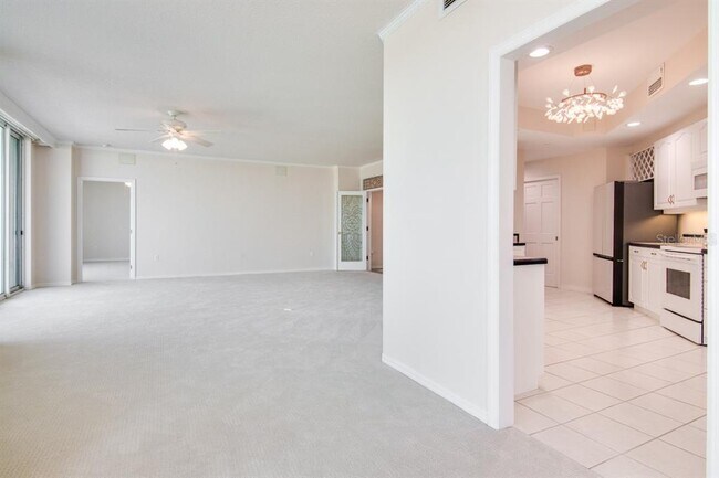 Building Photo - 1 Seaside Ln