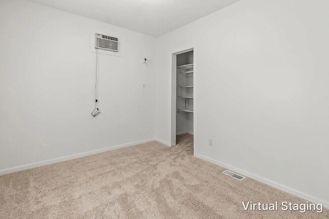 Building Photo - 5422 S 23rd St