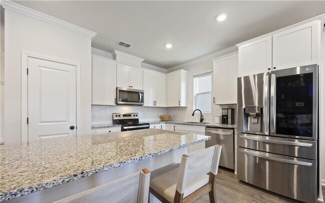 Building Photo - 167 Benelli Dr