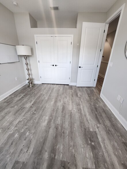 Building Photo - 4114 N Nebraska Ave