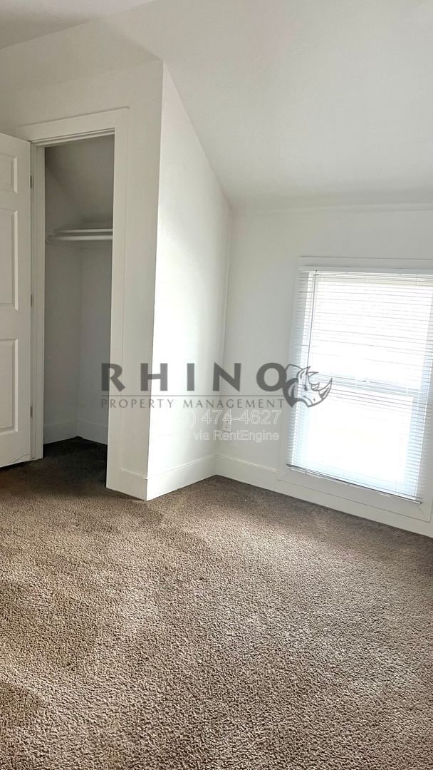 Building Photo - 807 20th St