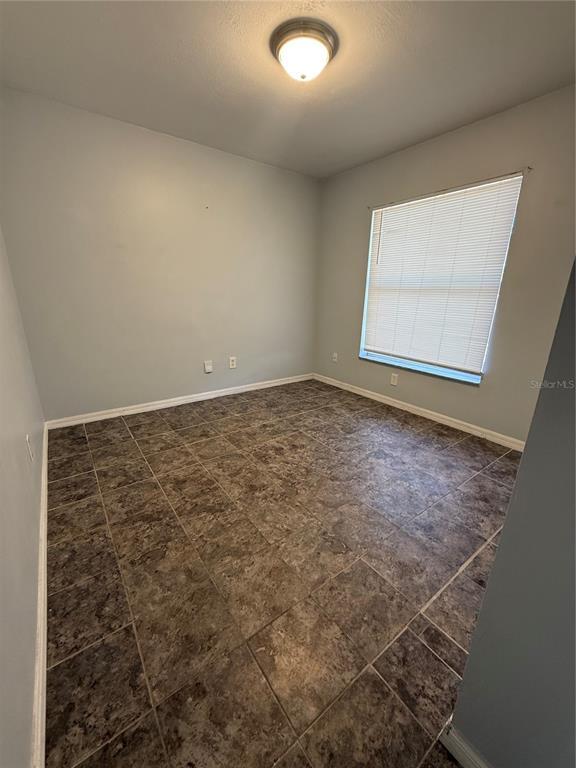 Building Photo - 39 Beechwood Ln