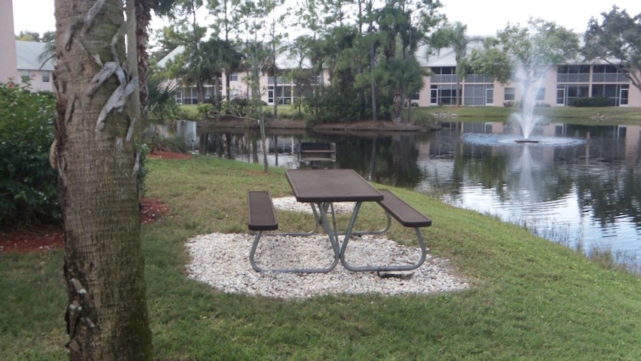 Building Photo - 186 Pebble Shores Dr