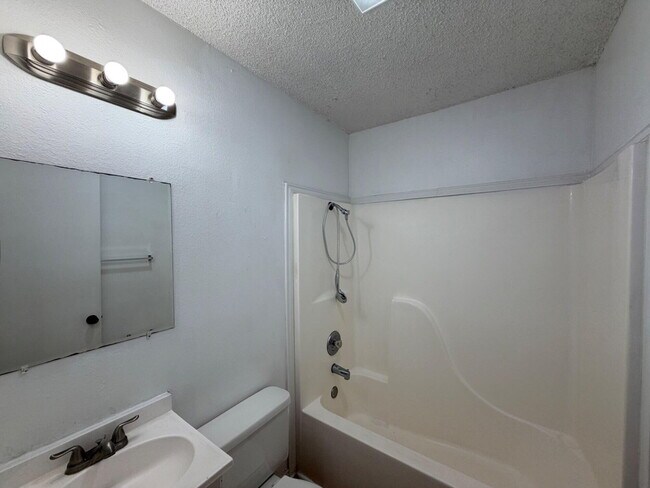 Building Photo - 2604 41st St