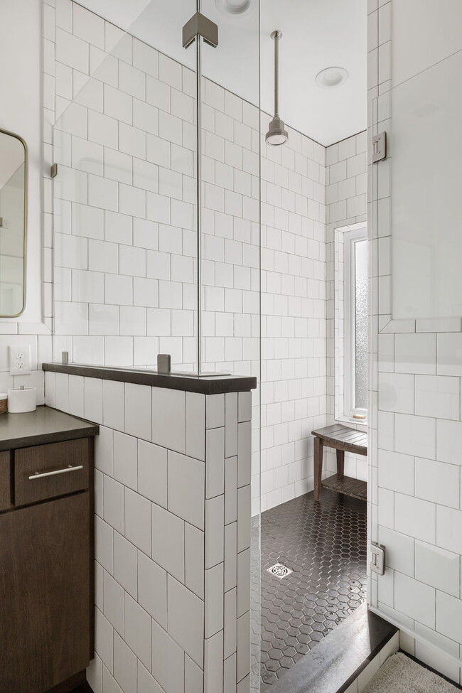 Building Photo - 508 E Huron Ave