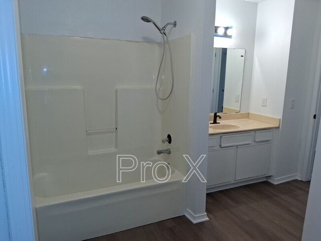 Building Photo - 1403 Camellia Dr