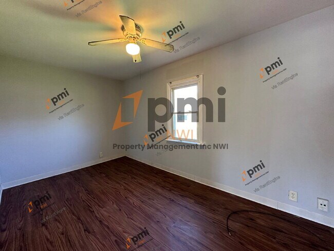Building Photo - 5030 W Ridge Rd