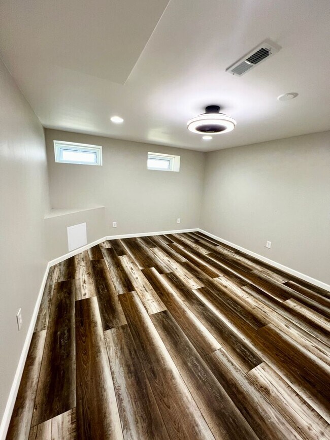 Building Photo - 1515 Mautenne Dr