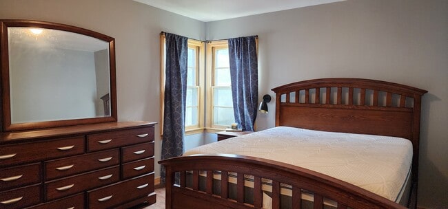 Bedroom 2 - 817 W Commercial St