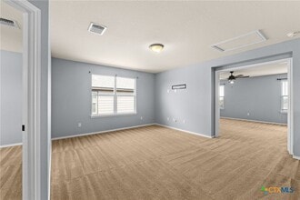 Building Photo - 1053 Sagebrush Dr