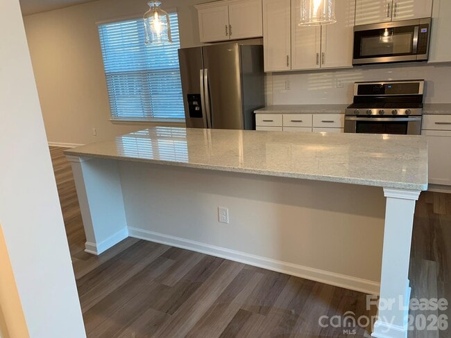 Building Photo - 12031 Remarque Rd