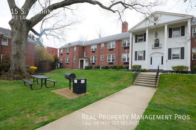 Building Photo - Old Town Alexandria 2 Bedroom