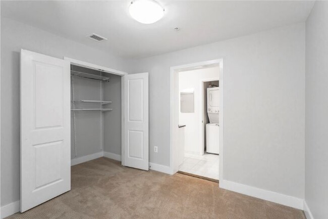 great closets -- Unit 542 - 4101 Albemarle St NW