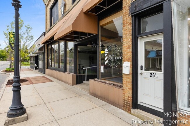 Building Photo - 26 E Main St