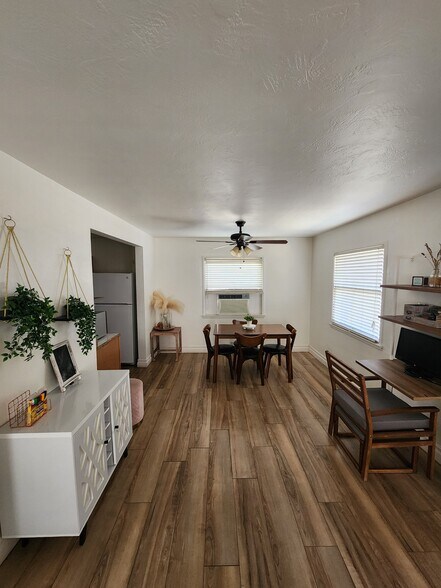 Building Photo - 278 E Merritt Ave