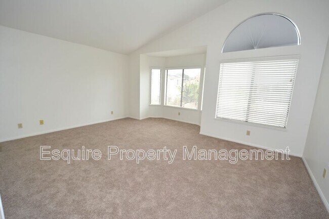 Building Photo - 1610 Oneida Pl