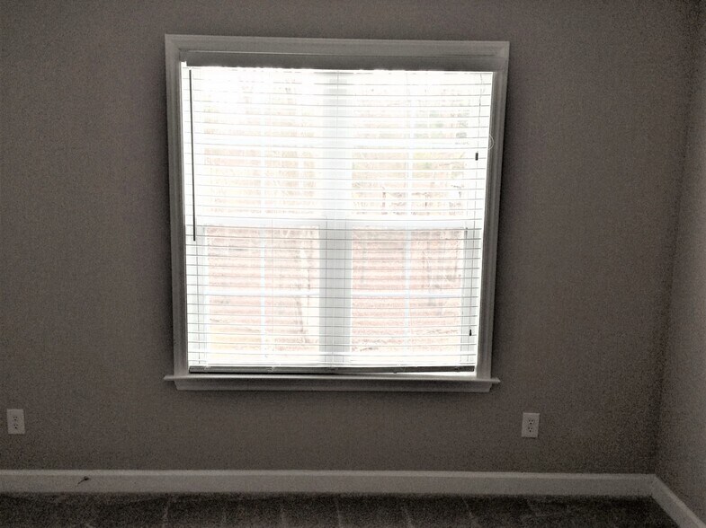 Building Photo - 5420 Springhouse Farm Rd