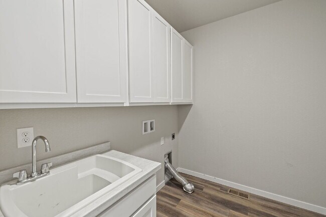 Building Photo - 5255 Big Johnson Dr